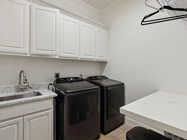 2704 Amherst Ave — Photo 25
