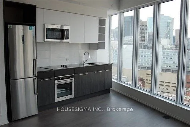 Building Photo - 68 Shuter St #Penthouse 08