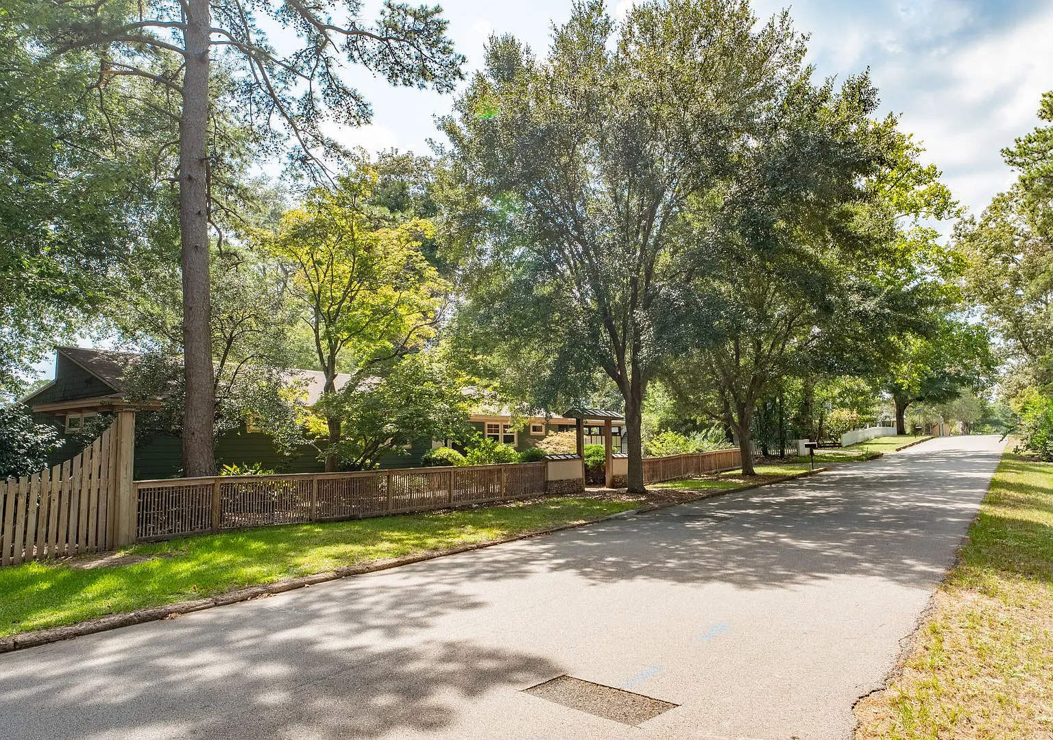223 Edgefield Ave NW — Photo 2