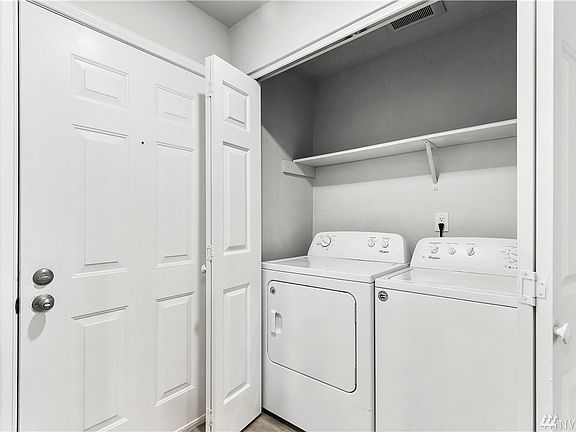 5th image of 515 Newport Way NW APT B6