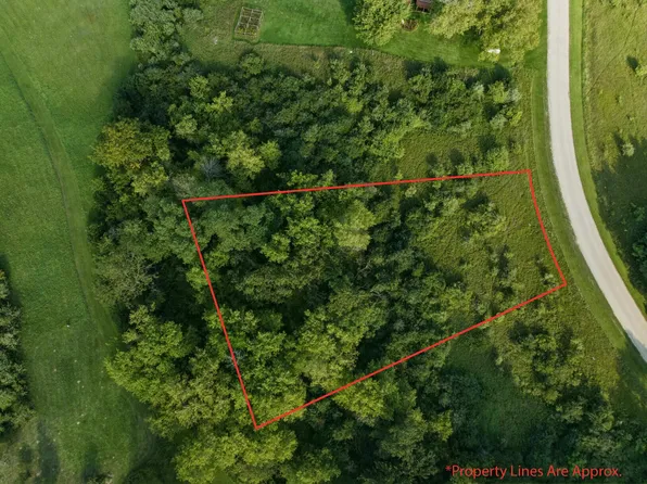 L535 Wooden Shoe Ct, La Valle, WI 53941