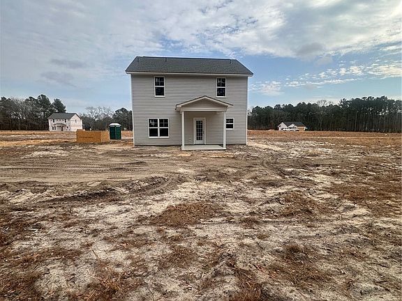 3rd image of 212 Nandina Rd