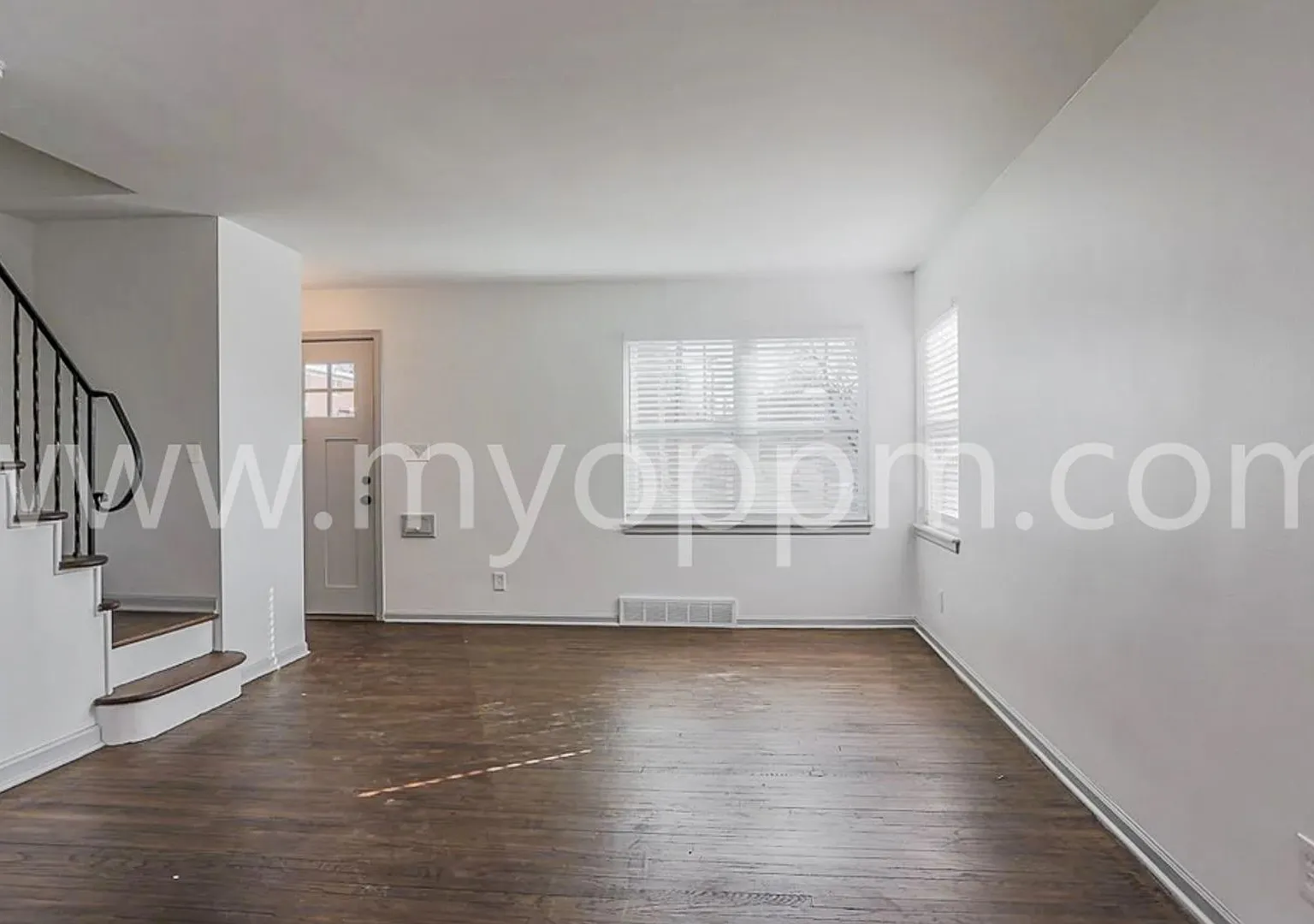 Mikulin 4360 Davenport St — Photo 4