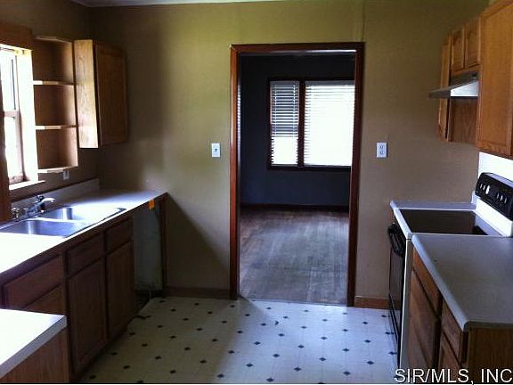 5th image of 609 Belvedere Dr