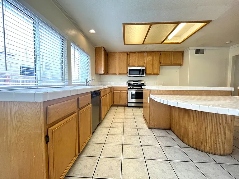 635 Shenandoah Rd — Photo 9