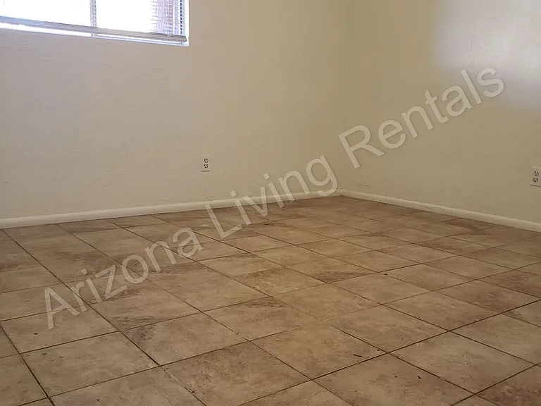 2065 Mesquite Ave — Photo 9