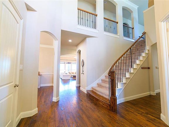 3rd image of 224 Shady Branch Dr