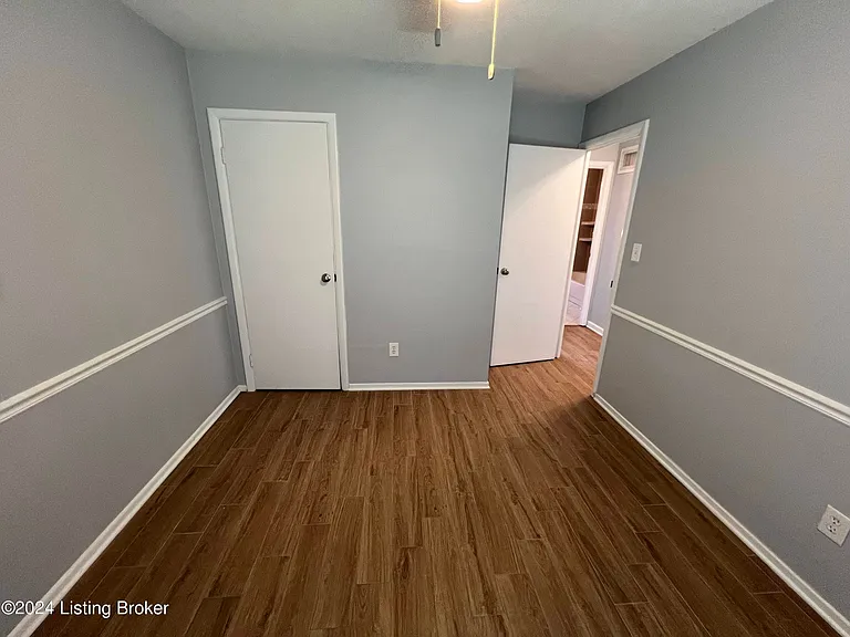 2307 Medford Ln — Photo 13