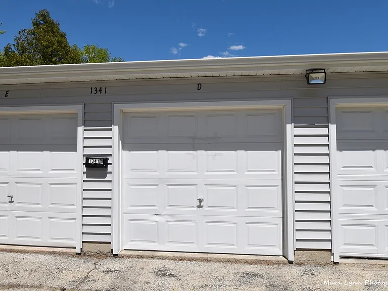 1341 N Glen Cir #D — Photo 5