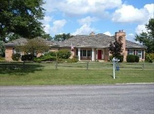 32W760 Rochefort Ln, Wayne, IL 60184