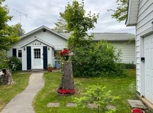 1929 Shore Dr, Saint Ignace, MI 49781
