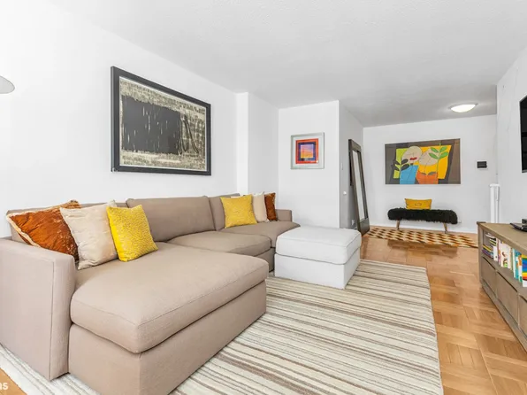300 East 40th Street 20S image 2 of 13
