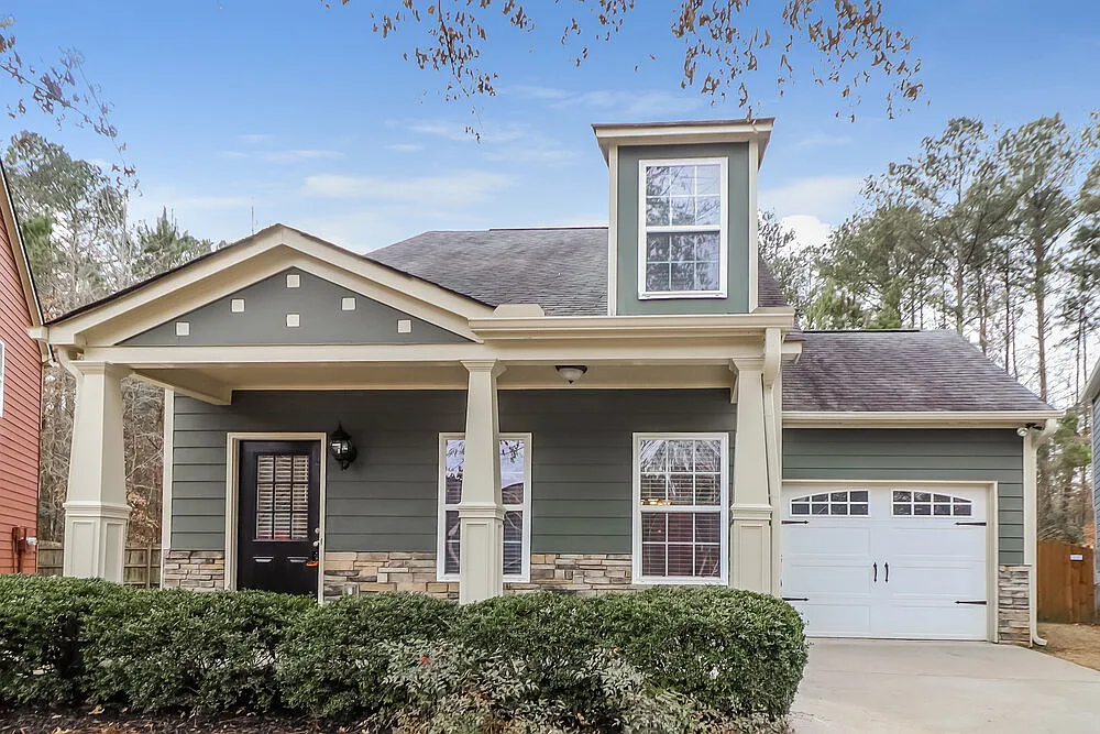 3 bed, 2.5 bath, 2011 sqft, $2,105 — Photo 1