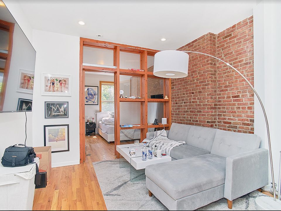 2nd image of 75 Baxter St APT 16