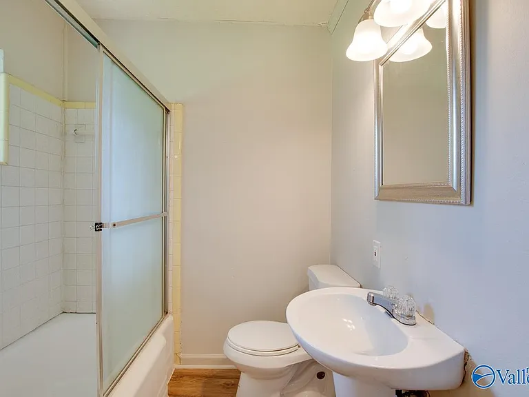 1328 Oshaughnessy Ave NE #B — Photo 21