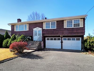 16 Klinger Rd, East Hanover, NJ, 07936