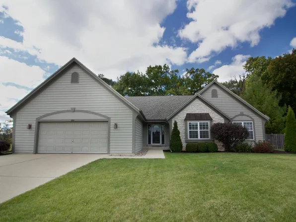 183 Westfield WAY, Pewaukee, WI 53072