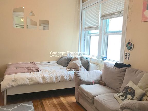 5th image of 1109 Boylston St #4U