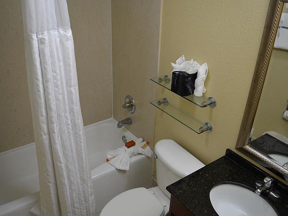 5th image of 600 Atlantic Ave #406