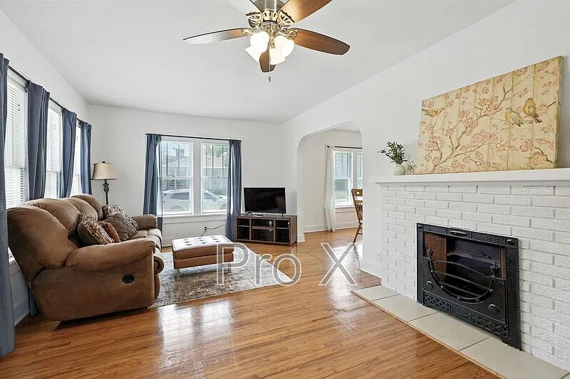 2 bed, 1.0 bath, $1,780 — Photo 3