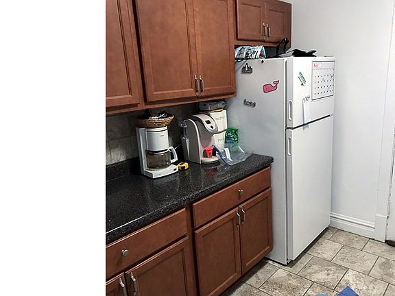 4th image of 510-34 W Addison St #14-305