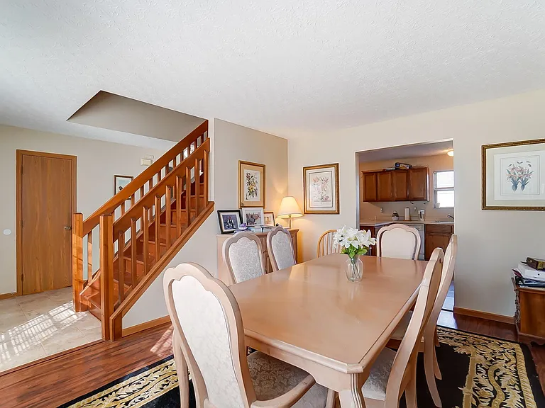 4056 Brookrun Dr — Photo 6