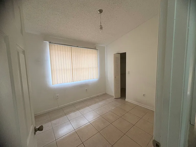 5625 W 26th Ct #201 — Photo 14