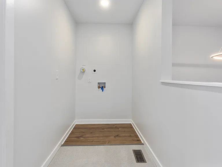 2027 Agnes Ave — Photo 29