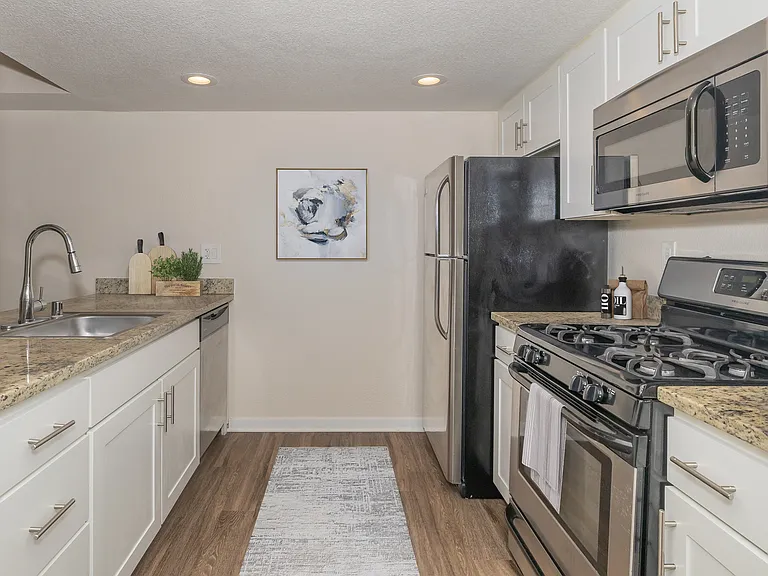 2 Bed, 2 Bath Kitchen