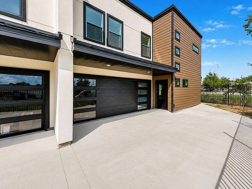 1115 E Oleander St #1