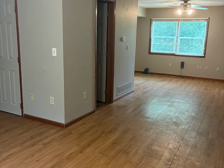 411 Pettis St — Photo 2