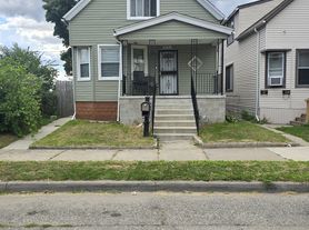 9721 Dequindre St, Hamtramck, MI