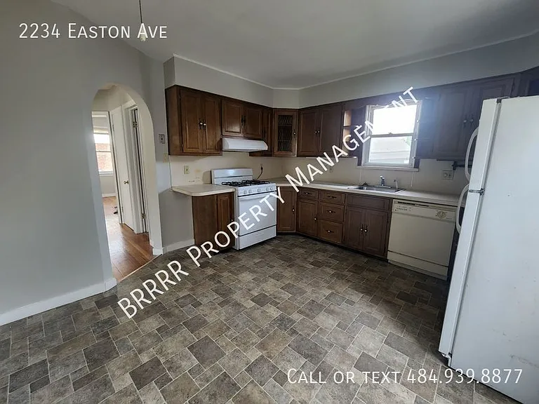 2234 Easton Ave — Photo 11