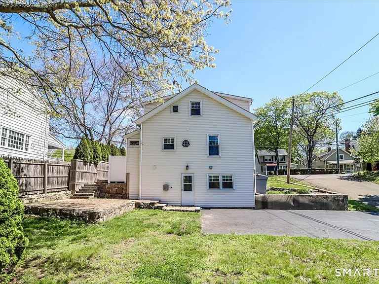 25 Maplewood Ave — Photo 29