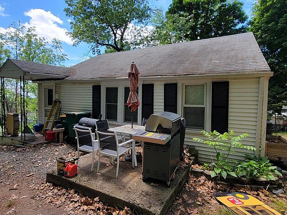 3rd image of 8958 Tomstown Rd
