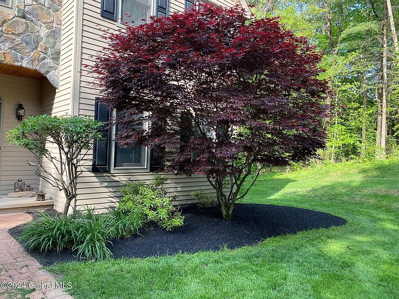 4th image of 7 Saddle Brook Drive