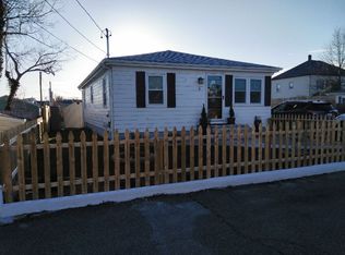 5 Reid St, Bristol, RI 02809