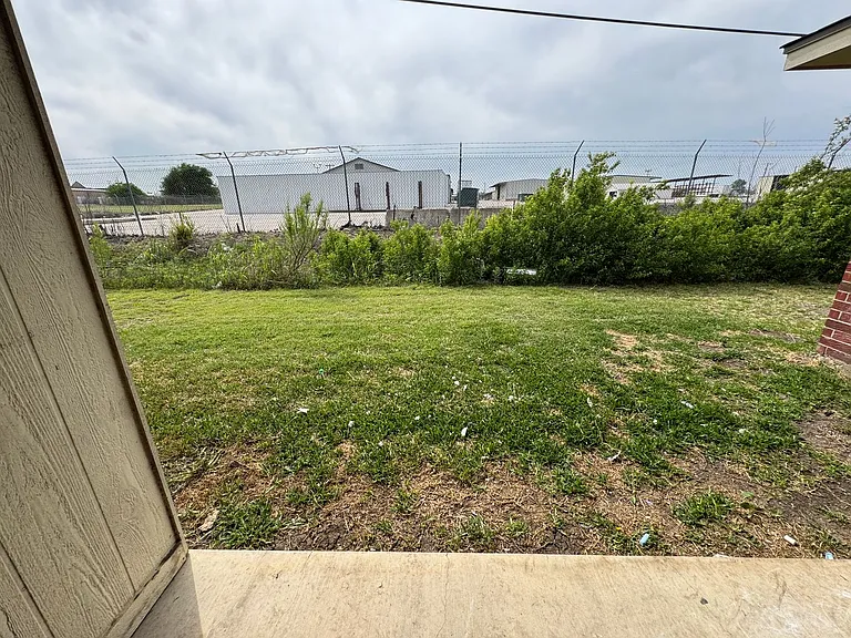 3805 Y S Pak Ct — Photo 18