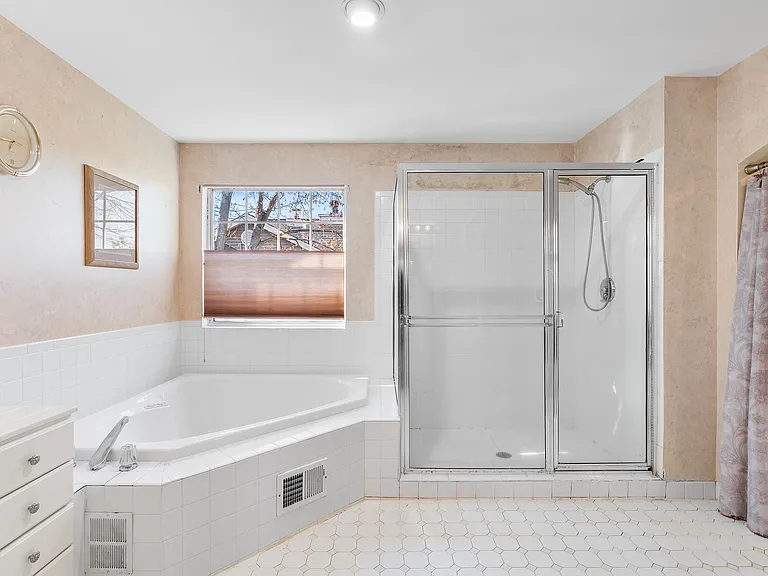 70 Hartley Ln — Photo 14