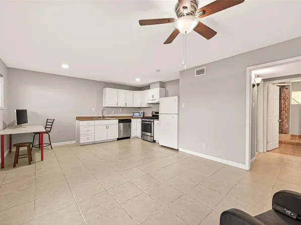 1529 Wirt Rd APT 1, Houston, TX 77055