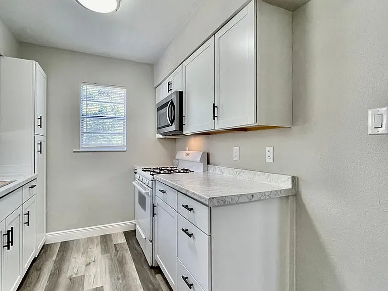 232 Camacho St — Photo 4