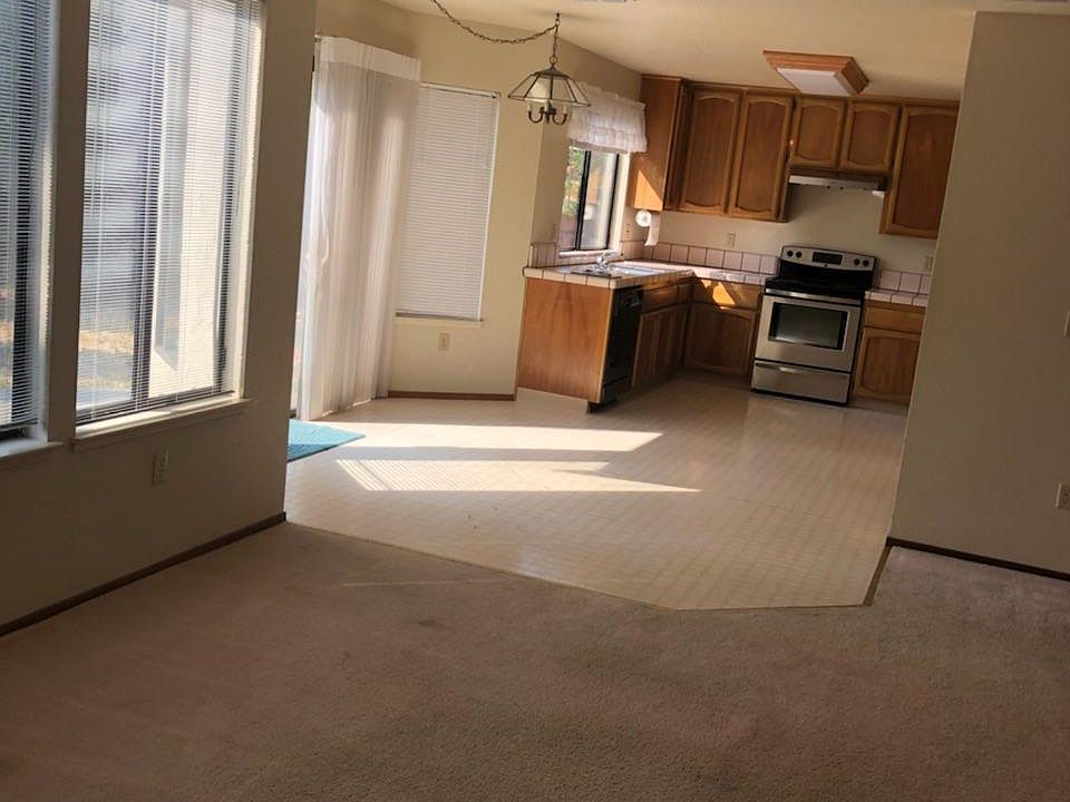 2nd image of 89 Crawford Way