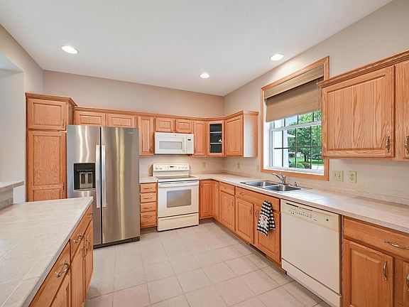 4th image of 850 Woodduck Dr