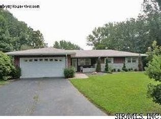 10 Cheshire Ct, Edwardsville, IL 62025