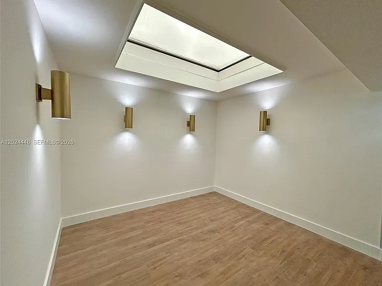 1222 Hillsboro Mile #15 — Photo 12