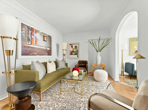 169 East 69th Street 2B image 3 of 17