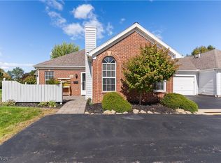 20 Stratford Green Dr APT 2, Canfield, OH