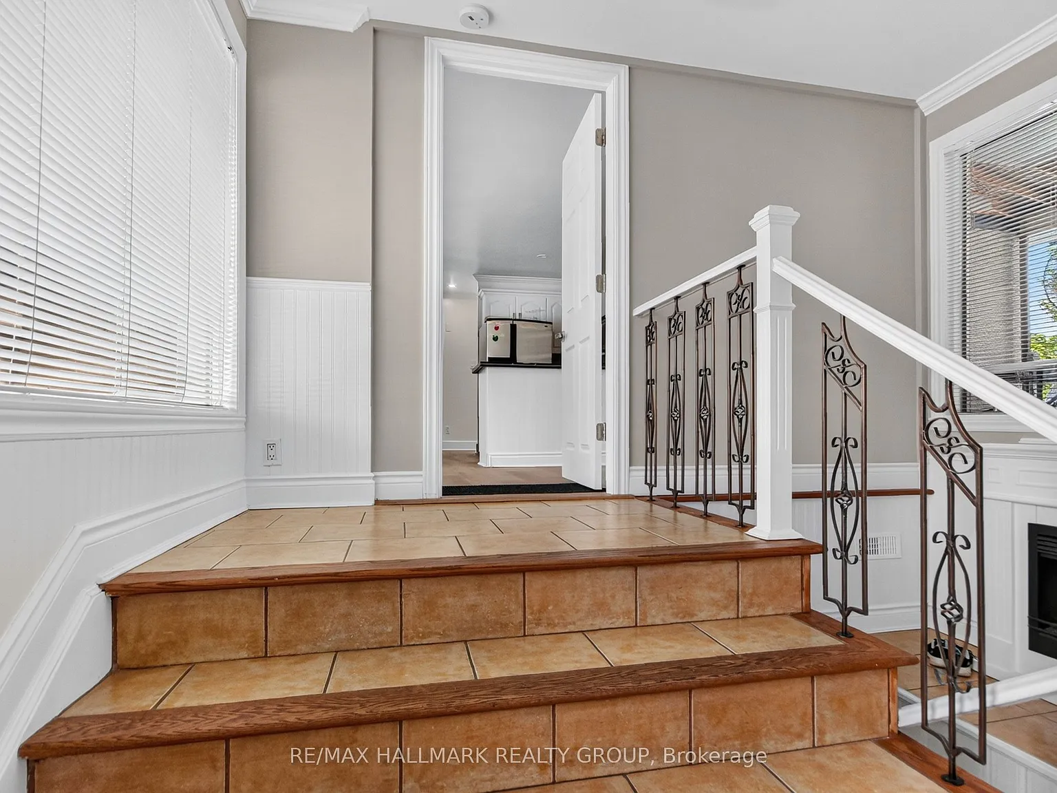 3 bed, $3,000 — Photo 2