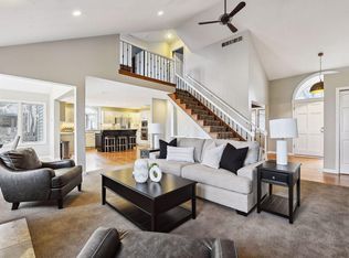 840 Vineland Ct, Chanhassen, MN 55317