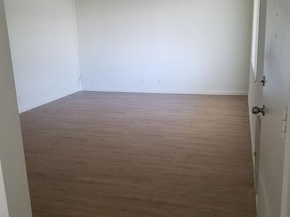 3rd image of 9200 Brookshire Ave #144cf5083